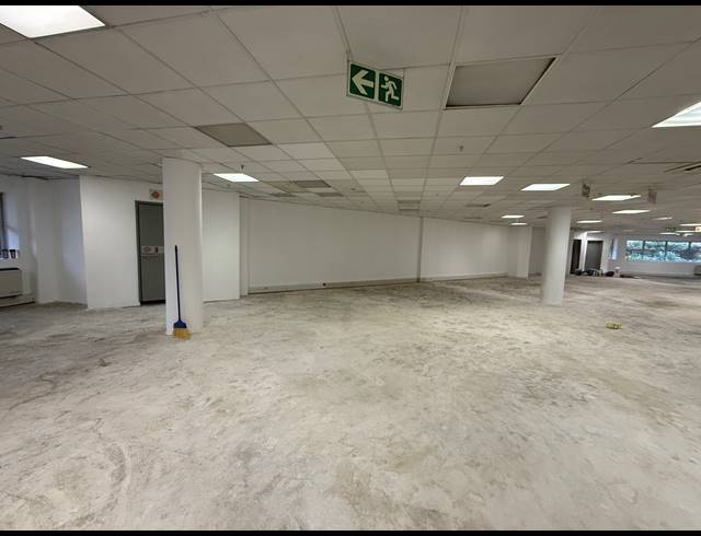 1,354M² OFFICE TO LET IN PARKTOWN